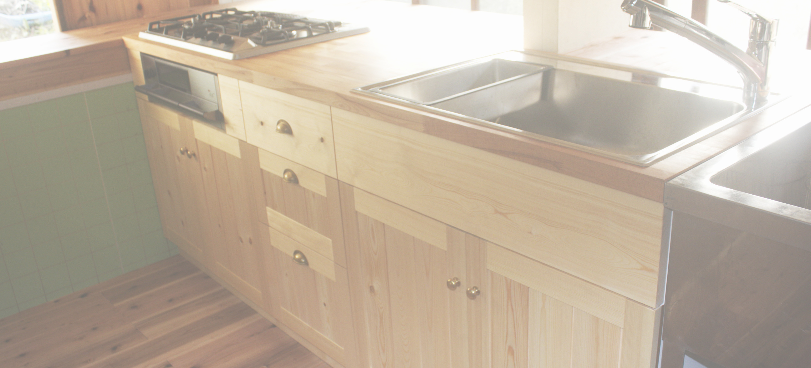 004積み重ねができる椅子